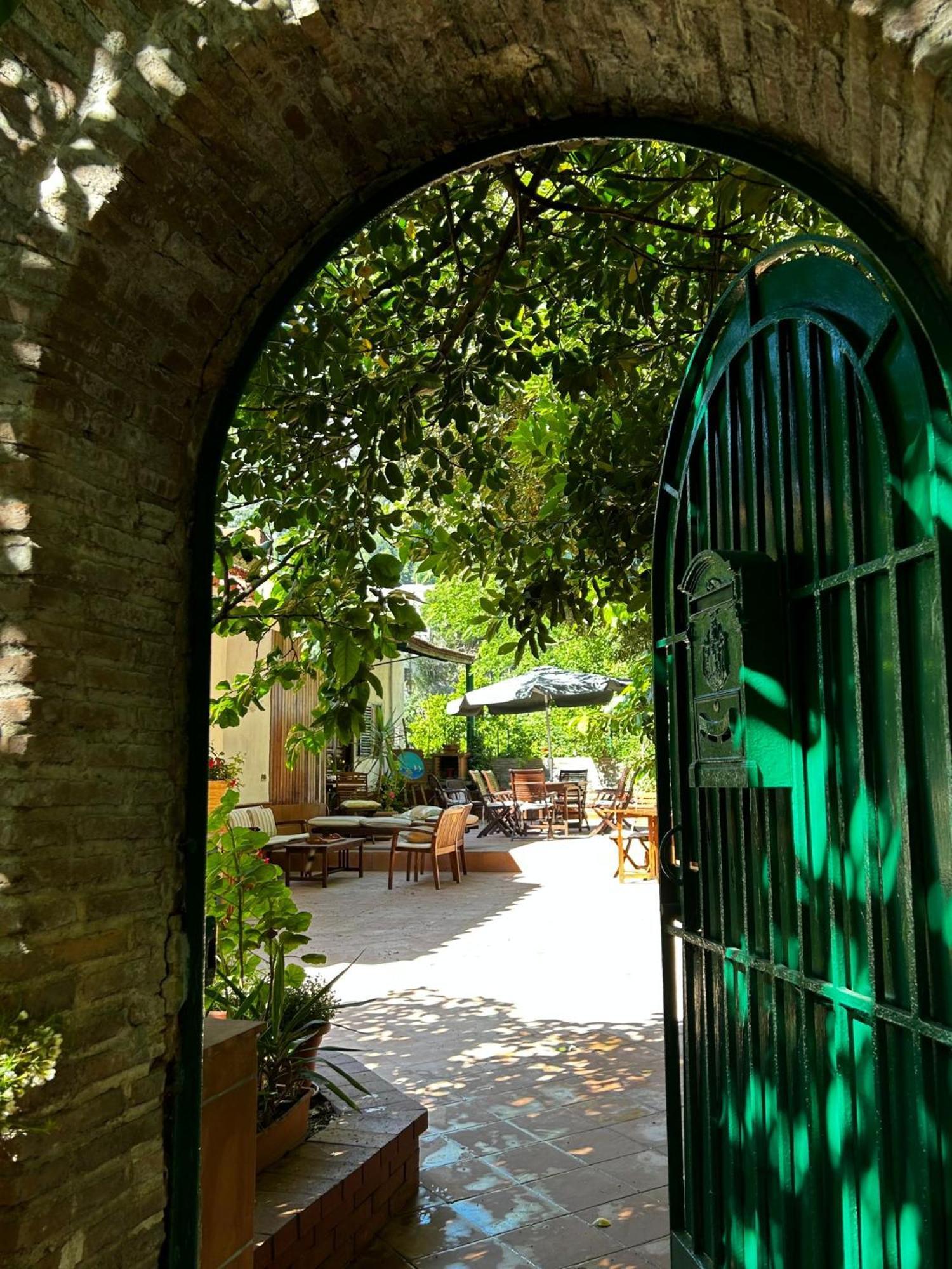 The Secret Garden * Vietri